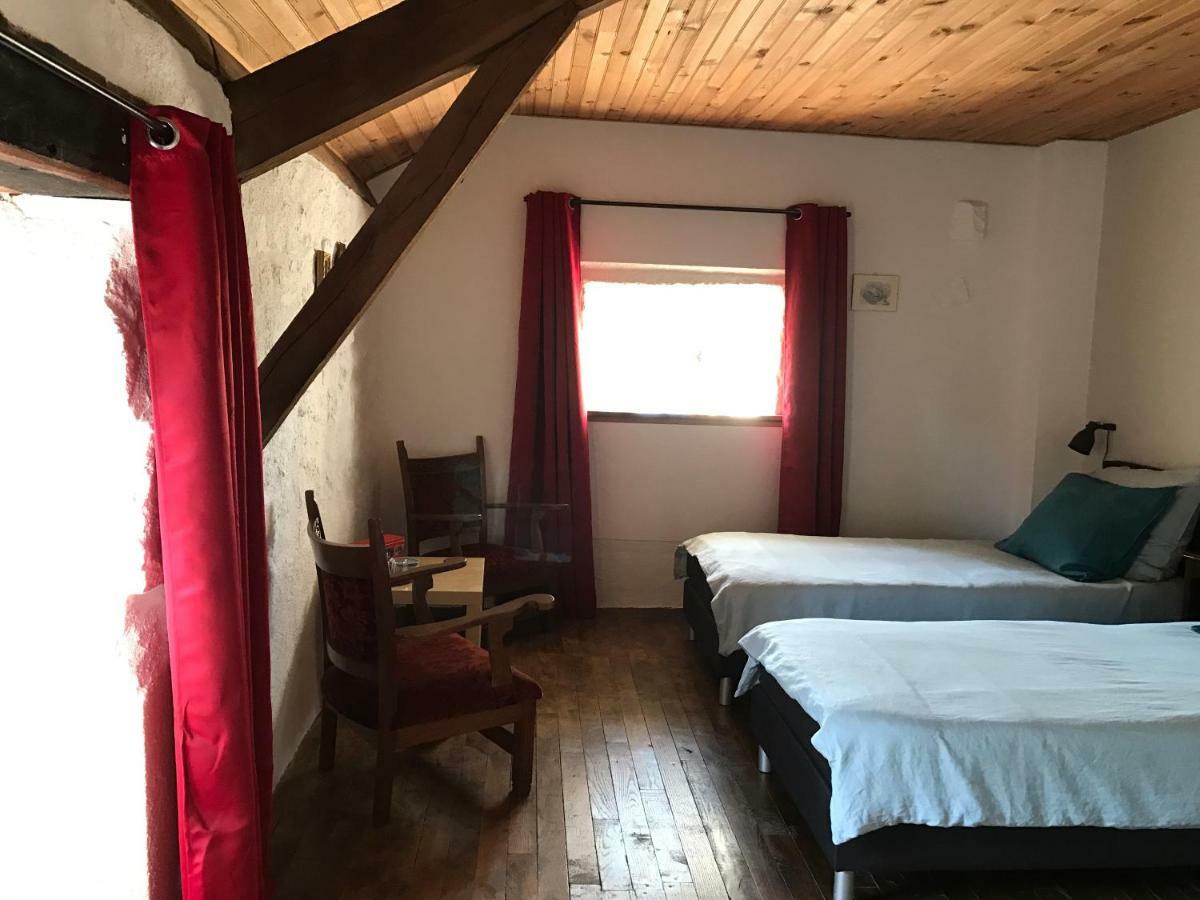 Domaine Les Teuilleres Bed & Breakfast Lacam-dʼOurcet Exterior foto
