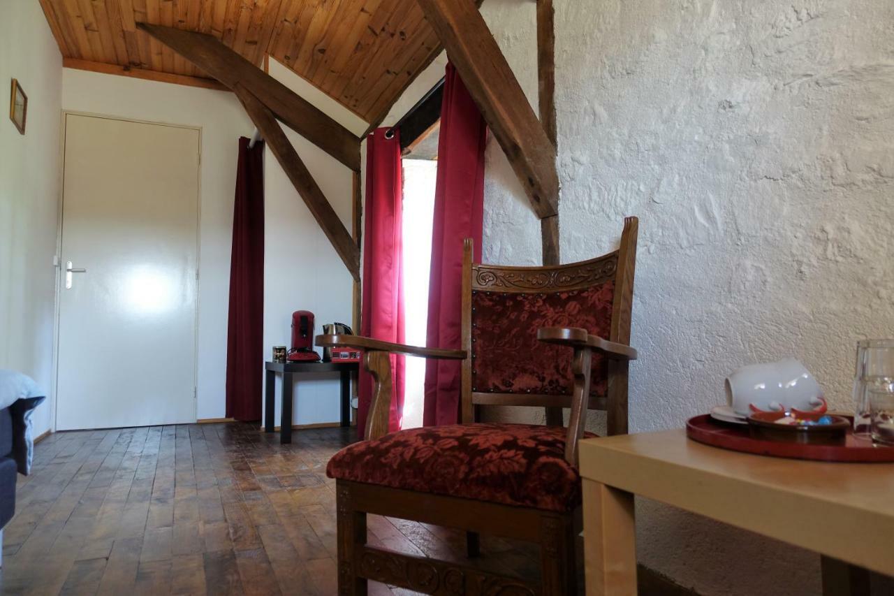 Domaine Les Teuilleres Bed & Breakfast Lacam-dʼOurcet Exterior foto